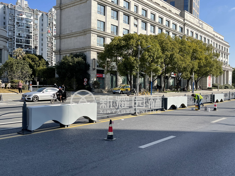 道路中央隔离带花箱护栏