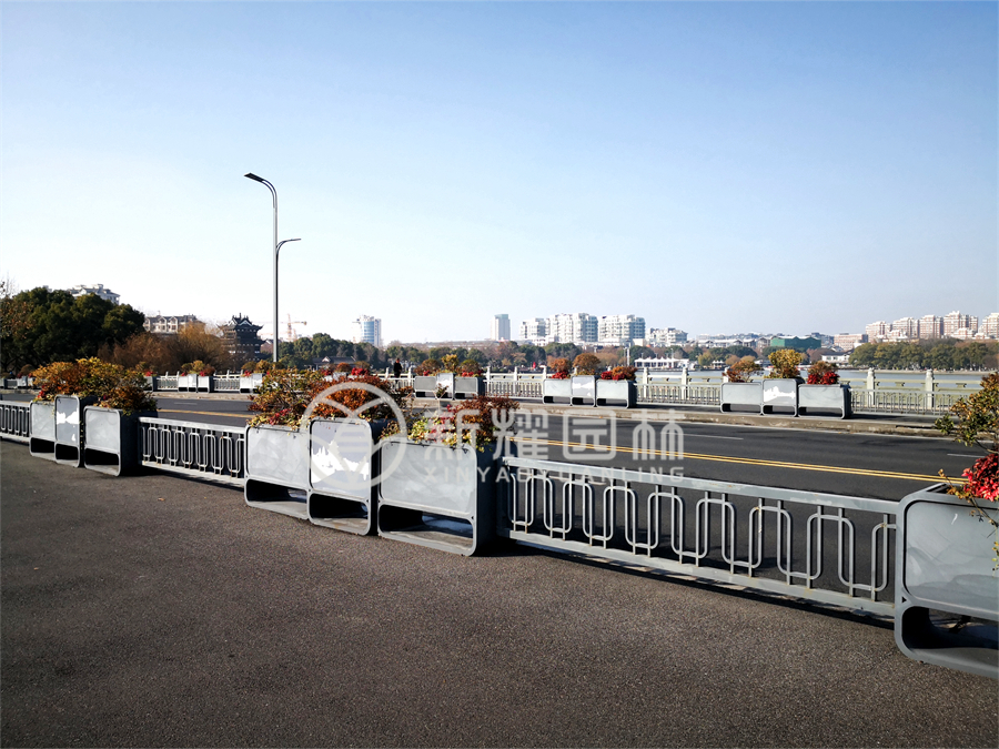市政道路护栏钣金花箱